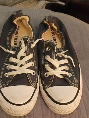 Womens Size 8.5 Converse Navy Canvas Low Top Sneakers with White Accents Nearly